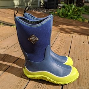 🍃Muck Boots Youth Size 4 Blue Green
